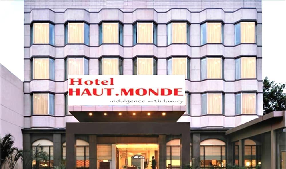 Hotel Haut Monde Gurgáon Kültér fotó