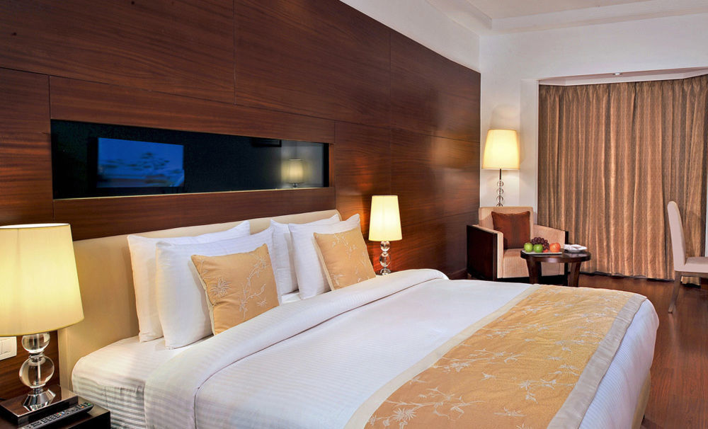 Hotel Haut Monde Gurgáon Kültér fotó