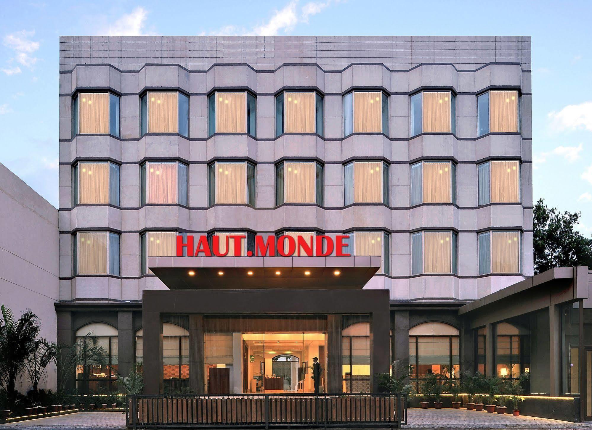 Hotel Haut Monde Gurgáon Kültér fotó