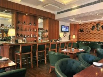 Hotel Haut Monde Gurgáon Kültér fotó